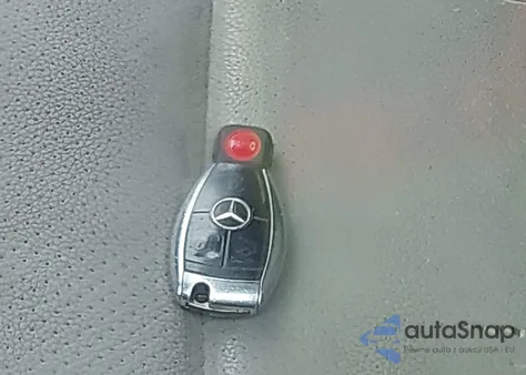 2008 Mercedes-Benz C 300 Luxury/Sport z USA, uszkodzony, nr VIN WDDGF54X98R018608